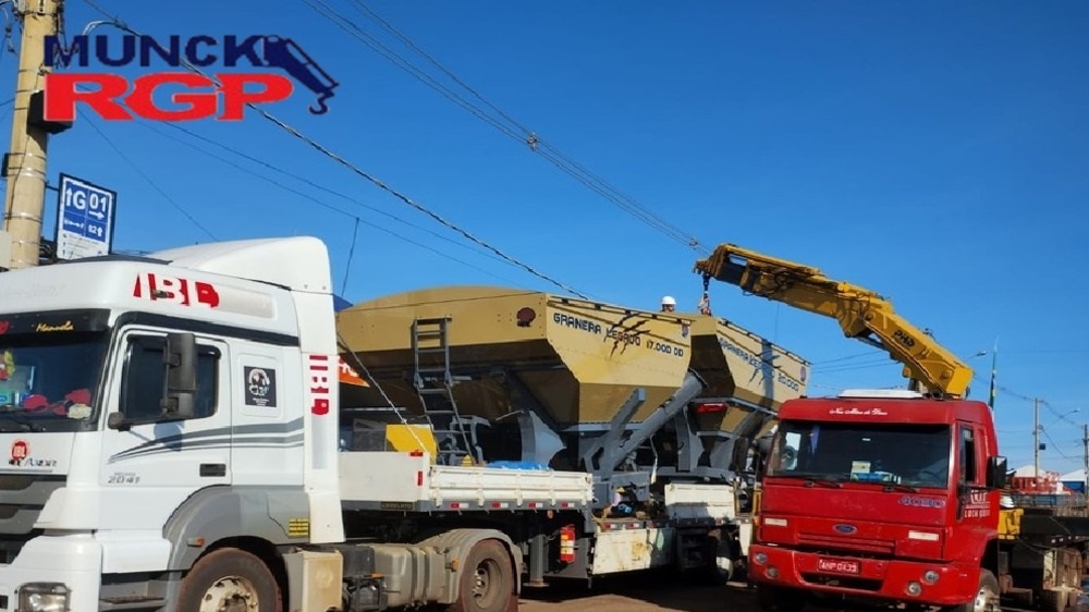 Movimentação de carga com Munck em Ribeirão Preto Agilidade, Segurança e Eficiência no Levantamento e Transporte de Cargas Pesadas.