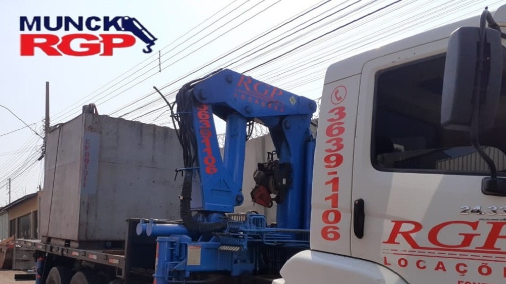 Movimentação de carga industrial em Ribeirão Preto Agilidade, Segurança e Eficiência no Levantamento e Transporte de Cargas Pesadas.