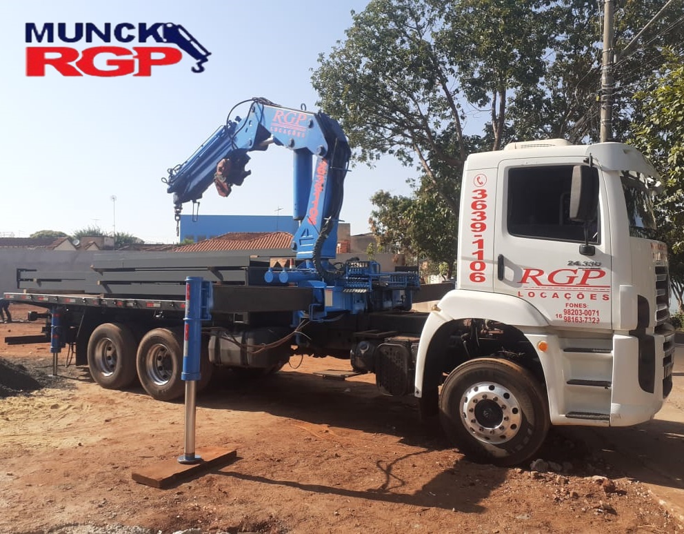 Munck Ribeirão Preto RGP empresa se destaca pelo uso de equipamentos modernos, como caminhões Munck e guindastes, garantindo eficiência, segurança e qualidade nos serviços prestados.