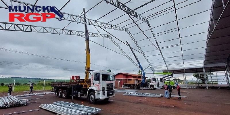 Caminhão Munck em Ribeirão Preto